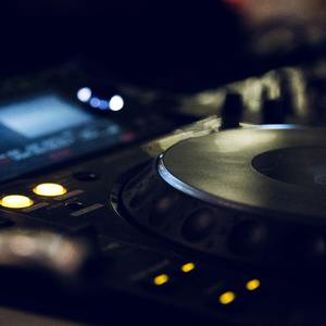 朱竹清被❌到爽🔞流
